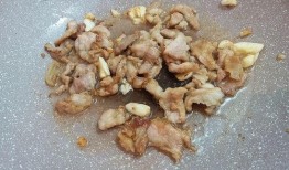 王瓜能炒什么吃,炒制美食的多样选择