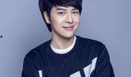 徐海乔吃鸡瓜,趣味互动展现明星魅力