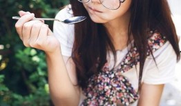 吃瓜壁纸清纯,揭秘吃瓜壁纸的清纯魅力