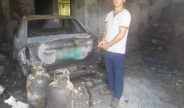 吃瓜男子火烧房子,房屋被毁