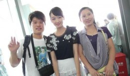 明星吃瓜情侣拍照,甜蜜瞬间曝光引网友热议