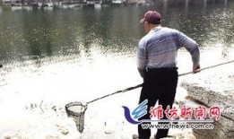 河边长椅吃瓜,夏日吃瓜时光