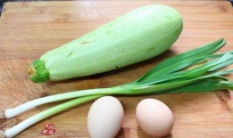 吃甜瓜还是吃蜜瓜热量低,揭秘哪一种更健康低卡