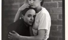 明星吃瓜情侣拍照,甜蜜瞬间曝光引网友热议