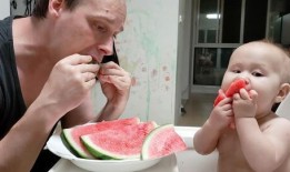 爸爸吃儿子的瓜,揭秘爸爸吃儿子的瓜背后的温馨故事