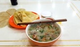 单县新街吃瓜,夏日炎炎，吃瓜群众欢乐多