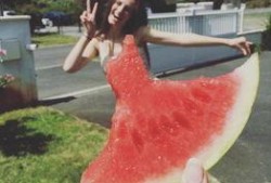 广州艺人吃瓜,艺人吃瓜事件揭秘