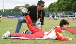 明星综艺跳远吃瓜,吃瓜群众狂欢时刻